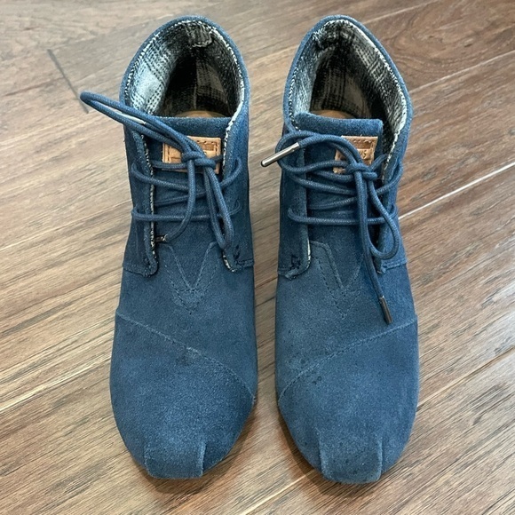 TOMS Desert Suede‎ Wedge Booties- Sz 8.5 - Picture 1 of 10